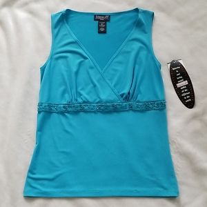❤❤❤ New Women's Top Size Small